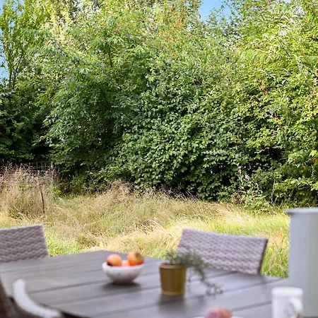 2 Bedroom Cozy In Hyllinge Kirke-Hyllinge