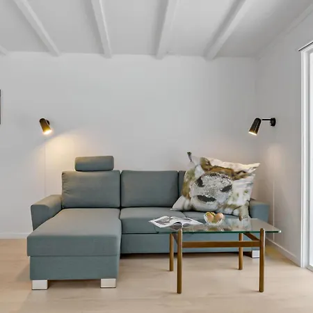 2 Bedroom Cozy In Hyllinge Kirke-Hyllinge